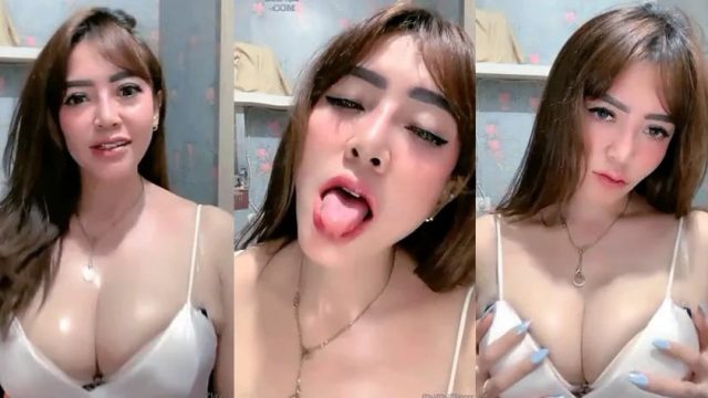 Di Paksa Ayang Yang Udah Kebelet Main Di Toilet Umum